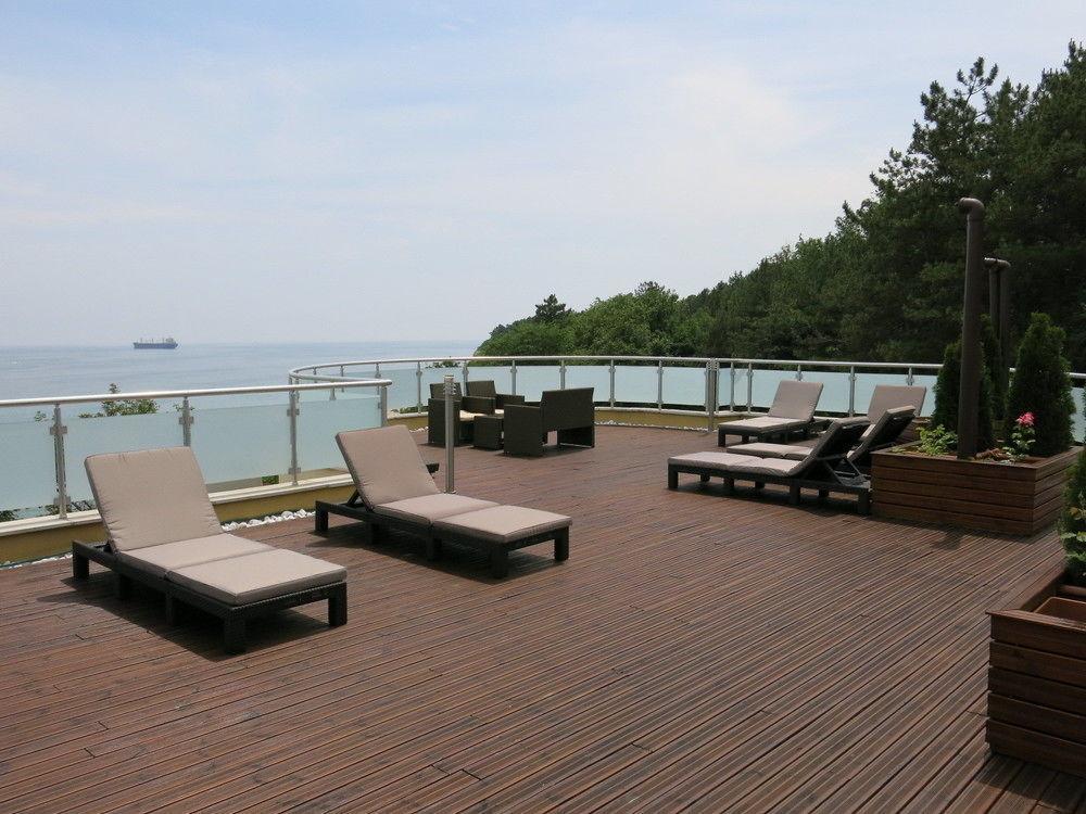 Family Hotel Albizia Beach Varna Exterior photo