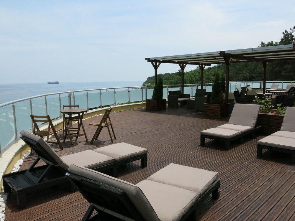 Family Hotel Albizia Beach Varna Exterior photo