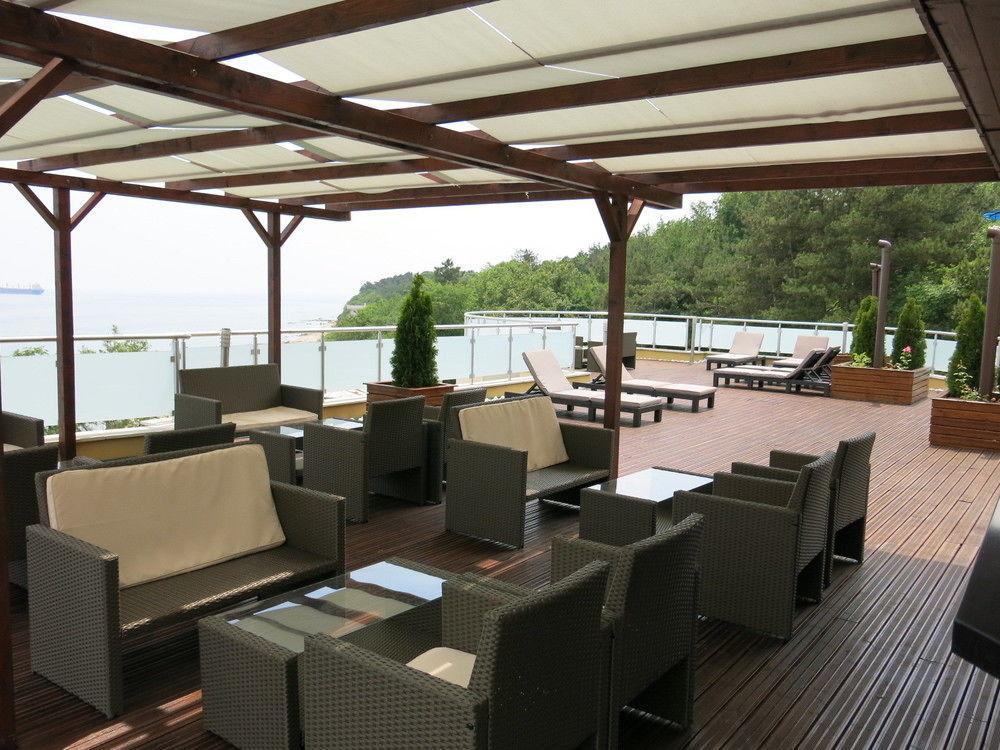 Family Hotel Albizia Beach Varna Exterior photo