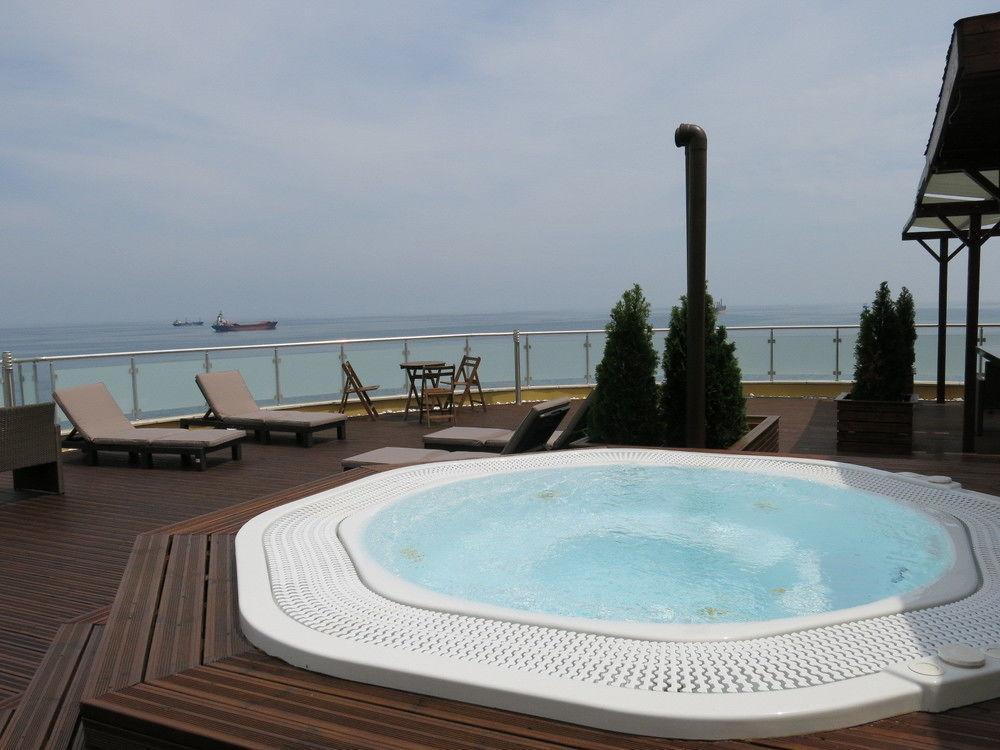 Family Hotel Albizia Beach Varna Exterior photo