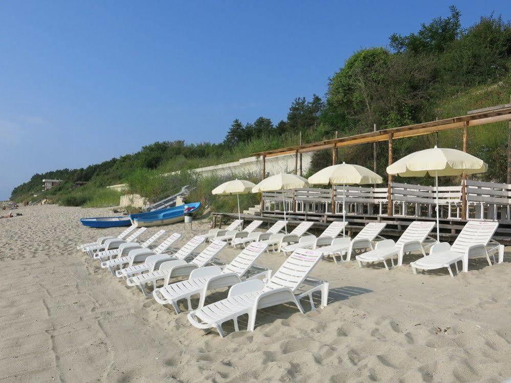 Family Hotel Albizia Beach Varna Exterior photo