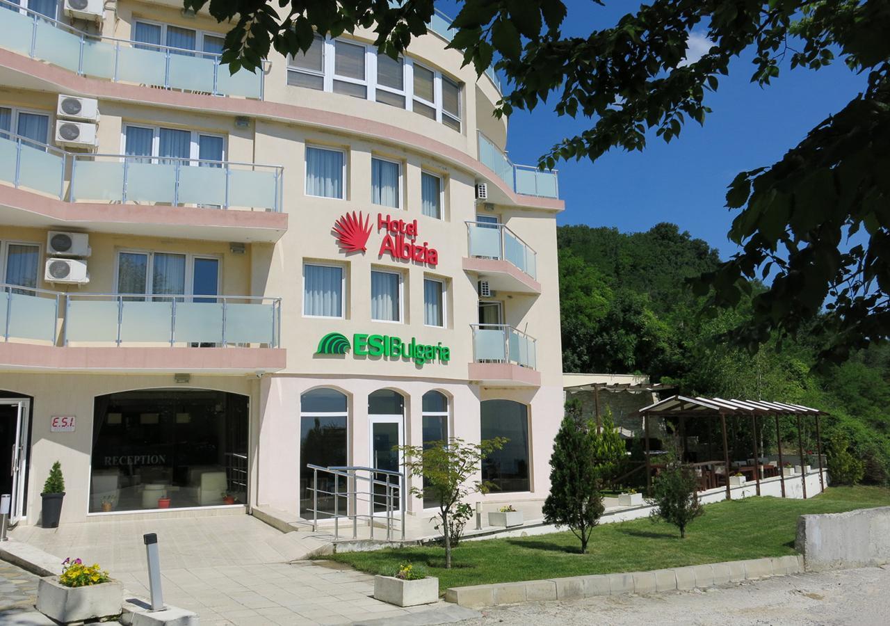 Family Hotel Albizia Beach Varna Exterior photo