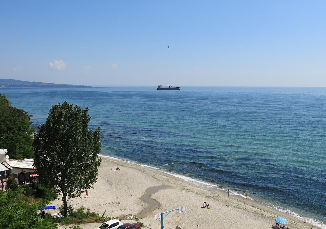 Family Hotel Albizia Beach Varna Exterior photo